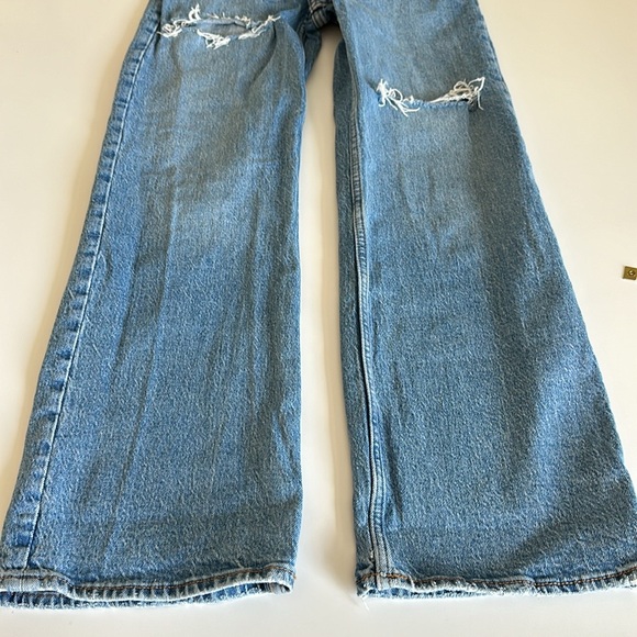 Abercrombie & Fitch High Rise Destroyed Jeans - Picture 9 of 12